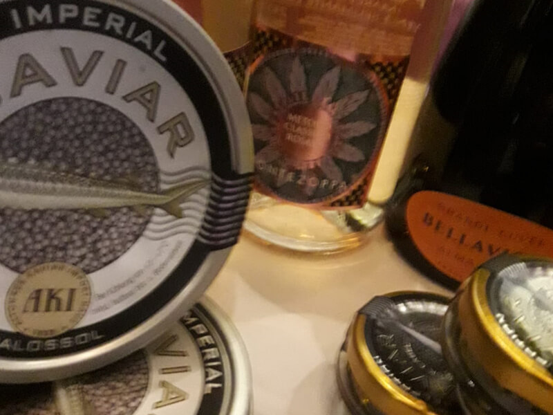 Caviar Imperial und Champagner Caviar Imperial und Champagner