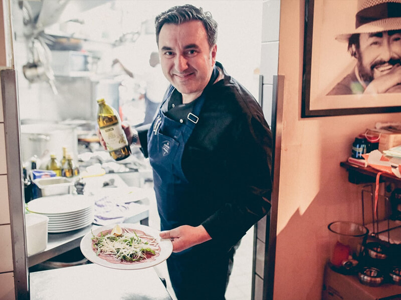 Antonio Criscuolo richtet an Antonio Criscuolo richtet an